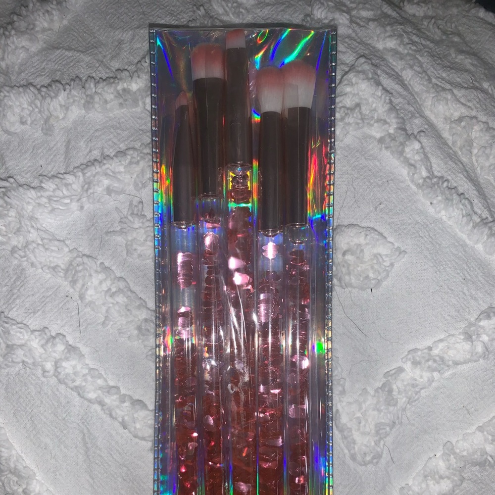 Eyeshadow brushes